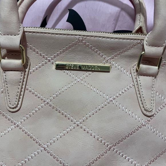 DONATE - Picture 2 of 5